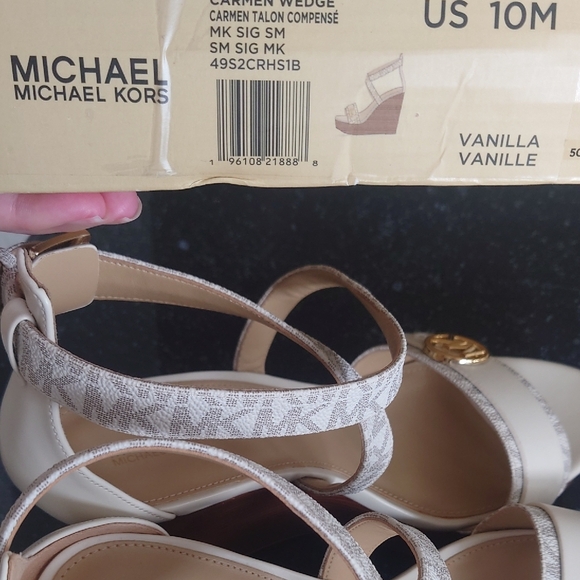 Michael Kors Carmen Wedge - Picture 7 of 10